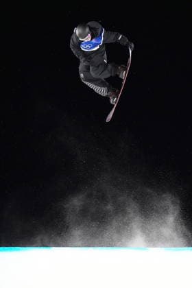 February 7, 2026, Livigno, Italy: New Zealand s Rocco Jamieson hits a jump during the men s snowboard big air final during the Milano Cortina 2026 Winter Olympic Games, Olympische Spiele, Olympia, OS in Livigno, Italy, Saturday, Feb. 7, 2026. Canada News - February 7, 2026  - ZUMAc35_ 20260207_zaf_c35_070 Copyright: xSeanxKilpatrickx