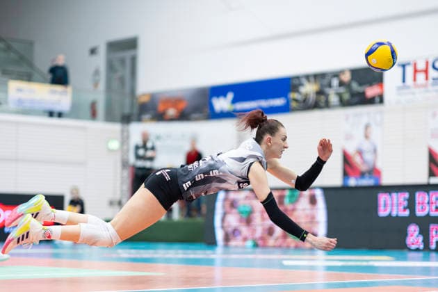 1. Volleyball Bundesliga Frauen: Schwarz-Weiss Erfurt vs. SSC Palmberg Schwerin; Erfurt; 07.02.2026 Isabel Kova?i? ( 11; Schwarz-Weiss Erfurt) 1. Volleyball Bundesliga Frauen: Schwarz-Weiss Erfurt vs. SSC Palmberg Schwerin; Riethsporthalle Erfurt; 07.02.2026 Copyright: xBEAUTIFULxSPORTS Duehringx