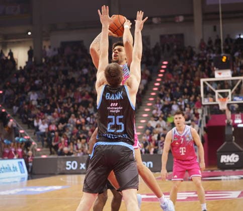 Alijah Comithier Telekom Baskets Bonn vs. Science City Jena 19. Speiltag - Saison 2025 26