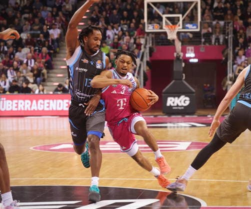 Zachery Cooks Telekom Baskets Bonn vs. Science City Jena 19. Speiltag - Saison 2025 26