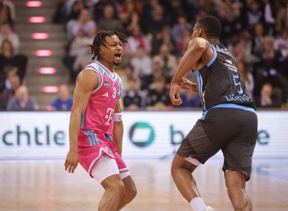 Zachery Cooks Telekom Baskets Bonn vs. Science City Jena 19. Speiltag - Saison 2025 26