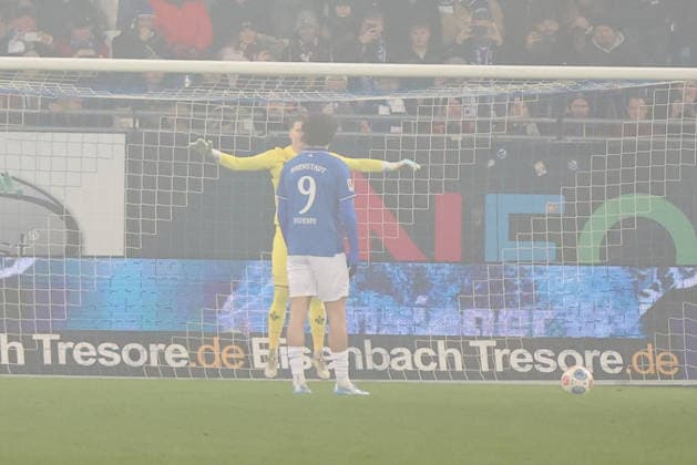 07.02.2026, xrekx, Fussball 2.Bundesliga, SV Darmstadt 98 - 1.FC Kaiserslautern v.l. Elfmeter zum 1:0 durch Fraser Hornby (SV Darmstadt 98) Julian Krahl (1.FC Kaiserslautern) (DFL DFB REGULATIONS PROHIBIT ANY USE OF PHOTOGRAPHS as IMAGE SEQUENCES and or QUASI-VIDEO) Darmstadt