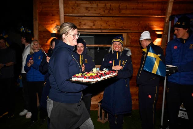 VAL DI FIEMME, ITALY 20260207 Sweden s Ebba Andersson and Frida Karlsson celebrate their silver and gold medals with cake after the women s skiathlon 10+10 km during the Winter Olympics in Val di Femme, Italy. *** The image is included in the SPORTS PACKAGE. For others, PAYMENT IMAGE *** VAL DI FIEMME ITALY x10430x *** VAL DI FIEMME, ITALY 20260207 Sweden s Ebba Andersson and Frida Karlsson celebrate their silver and gold medals with cake after the women s skiathlon 10 10 km during the Winter Olympics in Val di Femme, Italy The image is included in the SPORTS PACKAGE For others, PAYMENT IMAGE VAL DI FIEMME ITALY x10430x  Copyright: xChristinexOlsson TTx OS 2026 SKIATHLON MEDALJFIRANDE