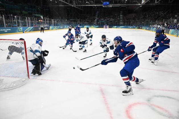 Ice hockey, Eishockey - Milano Cortina 2026 Winter Olympics: Day 1 During the Winter Olympic Games, Olympische Spiele, Olympia, OS in Milano, Italy, on February 7, 2026, at the Milano Rho Ice Hockey Arena, the event takes place. Milano Italy  Copyright: xFedericoxManonix originalFilename:manoni-olympics260207_npF9L.jpg