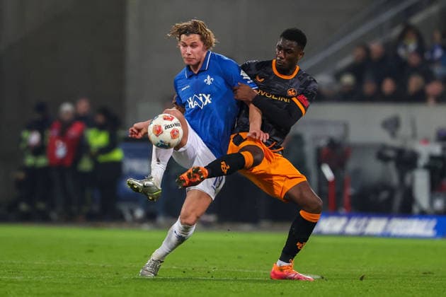 FBL-Germany 2.Bundesliga SV Darmstadt 98 - 1.FC Kaiserslautern Fynn Luca Lakenmacher (SV Darmstadt 98), Maxwell Gyamfi (1.FC Kaiserslautern) battles for the Ball during the 2.Bundesliga 2025-26 match between SV Darmstadt 98 and 1.FC Kaiserslautern at Merckstadion am Böllenfalltor on 7 February 2026 in Darmstadt, Germany (DFL DFB REGULATIONS PROHIBIT ANY USE OF PHOTOGRAPHS as IMAGE SEQUENCES and or QUASI-VIDEO)