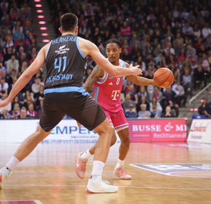 Jalen Finch Telekom Baskets Bonn vs. Science City Jena 19. Speiltag - Saison 2025 26