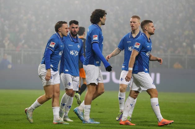 07.02.2026, xtvx, Fussball 2.Bundesliga, SV Darmstadt 98 - 1.FC Kaiserslautern v.l. Zweikampf, Duell, duel, tackle, compete Luca Marseiler (SV Darmstadt 98) Paul Joly (1. FC Kaiserslautern) der zum, Strafstoss fuehrt (DFL DFB REGULATIONS PROHIBIT ANY USE OF PHOTOGRAPHS as IMAGE SEQUENCES and or QUASI-VIDEO) Darmstadt