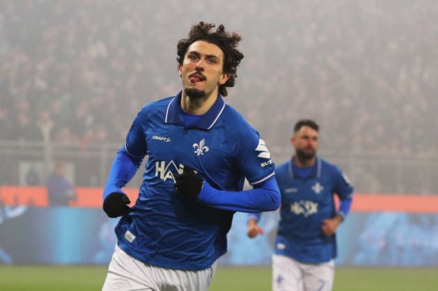 07.02.2026, xtvx, Fussball 2.Bundesliga, SV Darmstadt 98 - 1.FC Kaiserslautern v.l. Strafstoss Fraser Hornby (SV Darmstadt 98) Goal scored, Tor zum 1:0 Torjubel, Goal celebration, celebrate the goal, celebrates scoring (DFL DFB REGULATIONS PROHIBIT ANY USE OF PHOTOGRAPHS as IMAGE SEQUENCES and or QUASI-VIDEO) Darmstadt