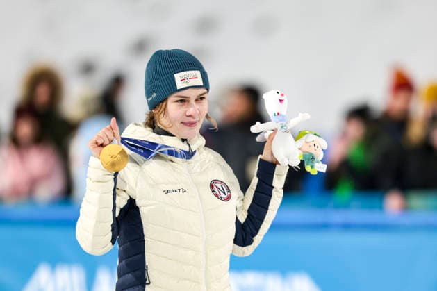 OLYMPICS - Winter Olympic Games, Olympische Spiele, Olympia, OS Milano Cortina 2026 VAL DI FIEMME,ITALY,07.FEB.26 - OLYMPICS, Ski jumping, Skispringen, Ski, nordisch - Winter Olympic Games Milano Cortina 2026, individual, normal hill, women. Image shows Anna Odine Stroem (NOR). Keywords: medal, mascot.  GEPAxpictures xMatthiasxTrinkl
