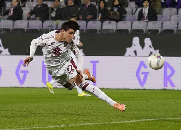 Torino™s Cesare Casadei goal of 0-1 during the Serie A soccer match between Fiorentina and Torino at the Artemio Franchi stadium in Florence, center of Italy - Saturday , February 07, 2026. - Soccer  Copyright: xMarcoxBucco LaxPressex