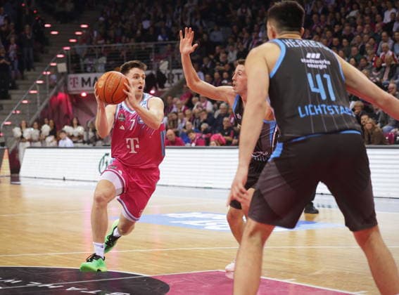 Grayson Murphy Telekom Baskets Bonn vs. Science City Jena 19. Speiltag - Saison 2025 26