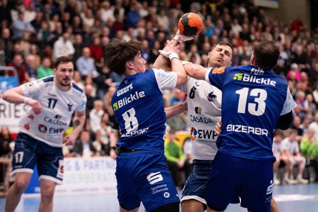 Markus Mahr (1. VFL Potsdam, 06), geblockt von Merlin Fuss (HBW Balingen Weilstetten, 13) und Magnus Grupe (HBW Balingen Weilstetten, 08), links, HBW Balingen Weilstetten vs. 1. VFL Potsdam, Handball, 2. Bundesliga, 18. Spieltag, Saison 2025 2026, 07.02.2026 Eibner-Pressefoto Andreas Ulmer HBW Balingen Weilstetten vs. 1. VFL Potsdam, Handball, 2. Bundesliga, 18. Spieltag, Saison 2025 2026, 07.02.2026 Balingen Copyright: xEibner-Pressefoto AndreasxUlmerx EP_AUR
