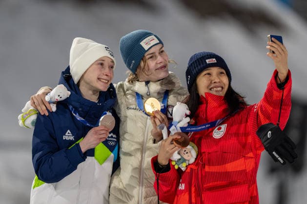 OLYMPICS - Winter Olympic Games, Olympische Spiele, Olympia, OS Milano Cortina 2026 VAL DI FIEMME,ITALY,07.FEB.26 - OLYMPICS, Ski jumping, Skispringen, Ski, nordisch - Winter Olympic Games Milano Cortina 2026, individual, normal hill, women. Image shows Nika Prevc (SLO), Anna Odine Stroem (NOR) and Nozomi Maruyama (JPN).  GEPAxpictures xOliverxLerch