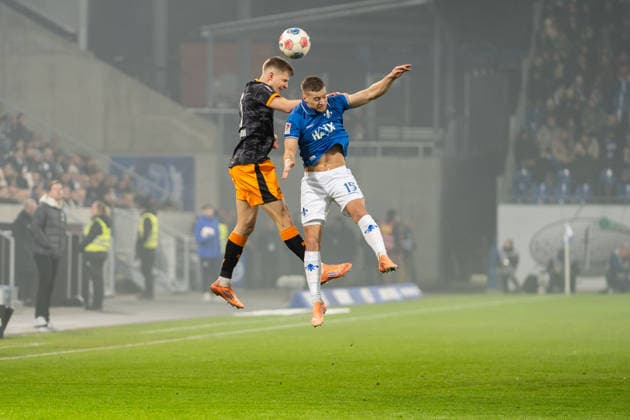 Spielszene, Zweikampf, Kopfball, Duell, v.l. Paul Joly (1. FC Kaiserslautern, 26), Fabian Nuernberger (SV Darmstadt 98, 15), GER, SV Darmstadt 98 vs. 1. FC Kaiserslautern, Fussball, 2. Bundesliga, 21. Spieltag, Saison 2025 2026, 07.02.2026, DFL REGULATIONS PROHIBIT ANY USE OF PHOTOGRAPHS AS IMAGE SEQUENCES AND OR QUASI-VIDEO, GER, SV Darmstadt 98 vs. 1. FC Kaiserslautern, Fussball, 2. Bundesliga, 21. Spieltag, Saison 2025 2026, 07.02.2026 Darmstadt