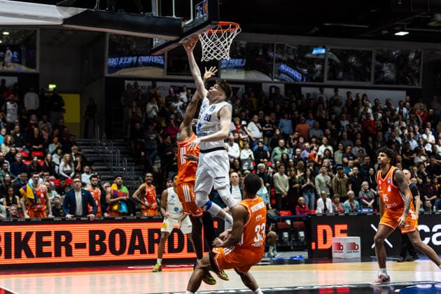 GER, easy-Credit Basketball-Bundesliga, Niners Chemnitz - Syntainics MBC. 07.02.2026, Messe, Chemnitz, GER, easy-Credit Basketball-Bundesliga, Niners Chemnitz - Syntainics MBC. Perttu Blomgren (Syntainics MBC, 20) Foto Alexander Trienitz Chemnitz Messe Sachsen Deutschland