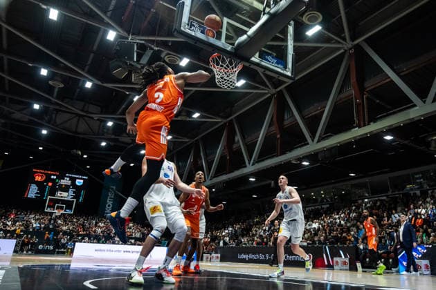 GER, easy-Credit Basketball-Bundesliga, Niners Chemnitz - Syntainics MBC. 07.02.2026, Messe, Chemnitz, GER, easy-Credit Basketball-Bundesliga, Niners Chemnitz - Syntainics MBC. Nike Sibande (Niners Chemnitz, 2) Foto Alexander Trienitz Chemnitz Messe Sachsen Deutschland