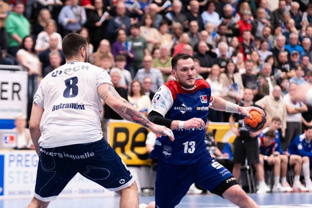 Merlin Fuss (HBW Balingen Weilstetten, 13), mit Basll gegen Davide Bulzamini (1. VFL Potsdam, 08), HBW Balingen Weilstetten vs. 1. VFL Potsdam, Handball, 2. Bundesliga, 18. Spieltag, Saison 2025 2026, 07.02.2026 Eibner-Pressefoto Andreas Ulmer HBW Balingen Weilstetten vs. 1. VFL Potsdam, Handball, 2. Bundesliga, 18. Spieltag, Saison 2025 2026, 07.02.2026 Balingen Copyright: xEibner-Pressefoto AndreasxUlmerx EP_AUR