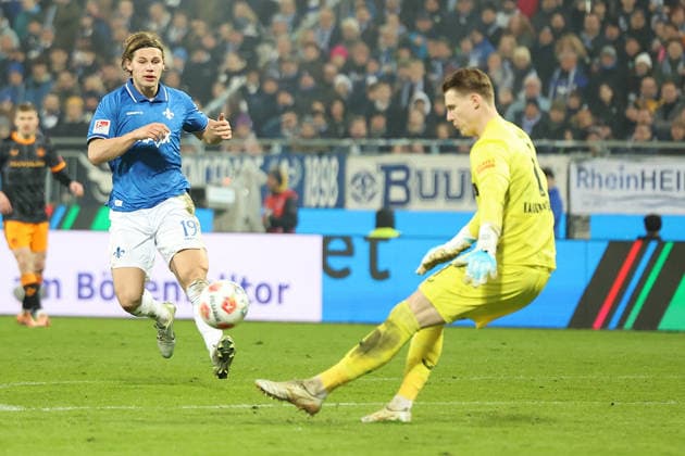 07.02.2026, xrekx, Fussball 2.Bundesliga, SV Darmstadt 98 - 1.FC Kaiserslautern v.l. Fynn Lakenmacher (SV Darmstadt 98) Julian Krahl (1.FC Kaiserslautern) (DFL DFB REGULATIONS PROHIBIT ANY USE OF PHOTOGRAPHS as IMAGE SEQUENCES and or QUASI-VIDEO) Darmstadt