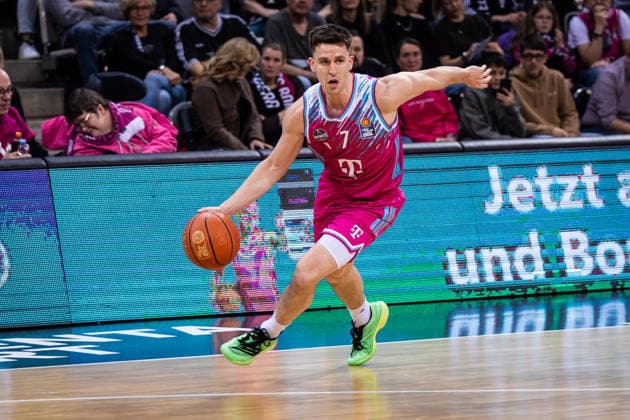 easyCredit Basketball Bundesliga, Telekom Baskets Bonn vs. Science City Jena, 07.02.2026 Grayson Murphy (Telekom Baskets Bonn 7) bringt den Ball -- easyCredit Basketball Bundesliga, Telekom Baskets Bonn vs. Science City Jena, 07.02.2026, Telekom Dome Bonn Copyright: xBEAUTIFULxSPORTS Derixx