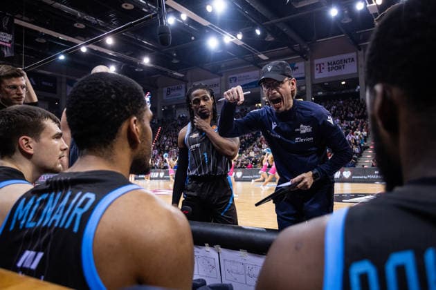 easyCredit Basketball Bundesliga, Telekom Baskets Bonn vs. Science City Jena, 07.02.2026 Björn Harmsen (SCIENCE CITY JENA Head Coach) ist sauer -- easyCredit Basketball Bundesliga, Telekom Baskets Bonn vs. Science City Jena, 07.02.2026, Telekom Dome Bonn Copyright: xBEAUTIFULxSPORTS Derixx