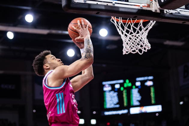 easyCredit Basketball Bundesliga, Telekom Baskets Bonn vs. Science City Jena, 07.02.2026 Alijah Comithier (Telekom Baskets Bonn 2) punktet am Korb -- easyCredit Basketball Bundesliga, Telekom Baskets Bonn vs. Science City Jena, 07.02.2026, Telekom Dome Bonn Copyright: xBEAUTIFULxSPORTS Derixx