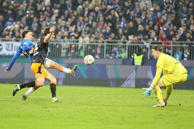 07.02.2026, xrekx, Fussball 2.Bundesliga, SV Darmstadt 98 - 1.FC Kaiserslautern v.l. Torschuss zum 4:0 durch Luca Marseiler (SV Darmstadt 98) Jacob Rasmussen (1.FC Kaiserslautern) Julian Krahl (1.FC Kaiserslautern) (DFL DFB REGULATIONS PROHIBIT ANY USE OF PHOTOGRAPHS as IMAGE SEQUENCES and or QUASI-VIDEO) Darmstadt