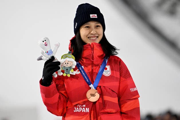 Predazzo, Italy, February 07th 2026. Third place Nozomi Maruyama of Japan celebrate in podium after the Ski jumping, Skispringen, Ski, nordisch Womens Normal Hill Individual competition of the Olympic Winter games, Winterspiele,Spiele, Summer games 2026 in Predazzo, Italy. (Photo by Igor Kupljenik Sports Press Photo)  Copyright: xIgorxKupljenikx xSPPx Sportspressphoto_SPR89617