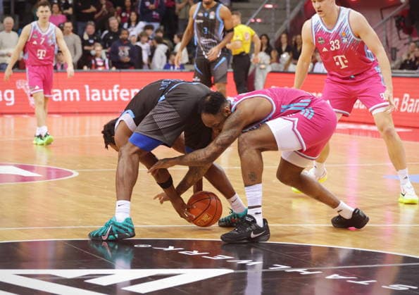 Jeff Garrett Telekom Baskets Bonn vs. Science City Jena 19. Speiltag - Saison 2025 26