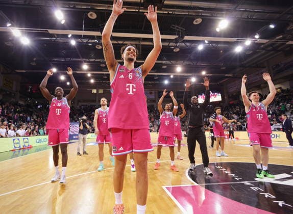 Telekom Baskets Bonn nach Sieg vs. Science City Jena 19. Speiltag - Saison 2025 26