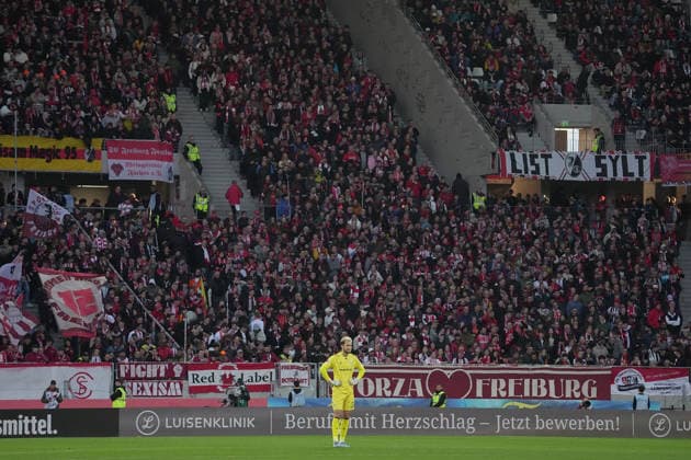 GER, 1.FBL, SC Freiburg vs Werder Bremen 07.02.2026, Europa-Park-Stadion, Freiburg, GER, 1.FBL, SC Freiburg vs Werder Bremen , im Bild Torwart Mio Backhaus (Bremen) DFL regulations prohibit any use of photographs as image sequences and or quasi-video. *** GER, 1 FBL, SC Freiburg vs Werder Bremen 07 02 2026, Europa Park Stadion, Freiburg, GER, 1 FBL, SC Freiburg vs Werder Bremen , in picture goalkeeper Mio Backhaus Bremen DFL regulations prohibit any use of photographs as image sequences and or quasi video nordphotoxGmbHx xBratic nph00250