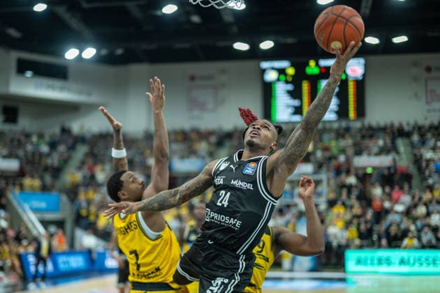Elijah Hughes (MHP RIESEN Ludwigsburg, 07), Cobe Williams (Bamberg Baskets, 24), Maxwell Temoka (MHP RIESEN Ludwigsburg, 39), GER, MHP Riesen vs. BMA365 Bamberg Baskets, Basketball Bundesliga, easycredit BBL, 19. Spieltag, Spielzeit 2025 2026, 07.02.2026, GER, MHP Riesen vs. BMA365 Bamberg Baskets, Basketball Bundesliga, easycredit BBL, 19. Spieltag, Spielzeit 2025 2026, 07.02.2026 Ludwigsburg Copyright: xEibner-Pressefoto SaschaxWaltherx EP_EER