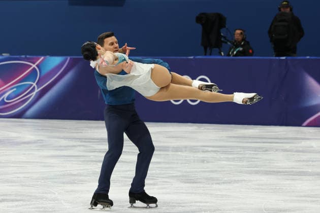 February 7, 2026, Milan, Lombardy, Italy: CHARLENE GUIGNARD and MARCO FABBRI of Team Italy perform their Ice Dance Free Dance in the Figure skating, Eiskunstlauf Team Event at the Milano Cortina 2026 Winter Olympic Games, Olympische Spiele, Olympia, OS Olympics 2026: Milano Cortina: Figure Skating Team Event  - ZUMAc179 20260207_oly_c179_188 Copyright: xMickaelxChavetx
