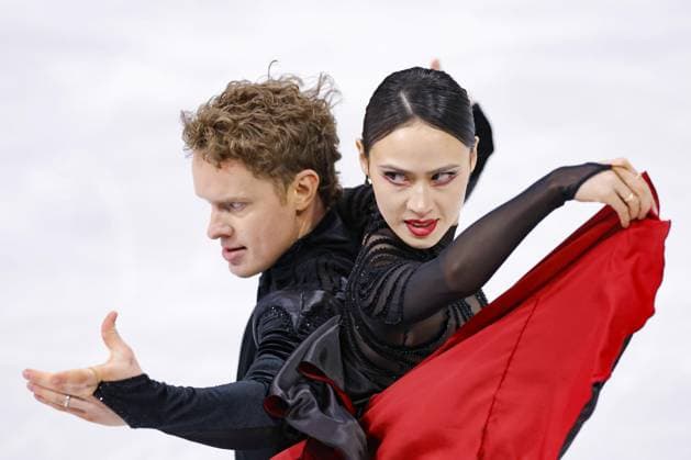 Milan Cortina Olympics: Figure skating, Eiskunstlauf American ice dancers Madison Chock (R) and Evan Bates perform their free dance during the figure skating team event at the Milan Cortina Olympics at Milano Ice Skating Arena in Milan on Feb. 7, 2026.  A14AA0005255202P