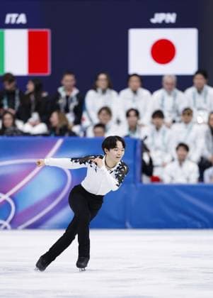 Milan Cortina Olympics: Figure skating, Eiskunstlauf Yuma Kagiyama of Japan performs in the men s short program during the figure skating team event at the Milan Cortina Olympics at Milano Ice Skating Arena in Milan on Feb. 7, 2026.  A14AA0005255211P