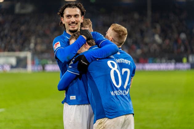 Jubel zum Tor zum 4:0 durch Luca Marseiler (SV Darmstadt 98, 08), v.l. Fraser Hornby (SV Darmstadt 98, 09), Luca Marseiler (SV Darmstadt 98, 08), Fabian Holland (SV Darmstadt 98, 32), GER, SV Darmstadt 98 vs. 1. FC Kaiserslautern, Fussball, 2. Bundesliga, 21. Spieltag, Saison 2025 2026, 07.02.2026, DFL REGULATIONS PROHIBIT ANY USE OF PHOTOGRAPHS AS IMAGE SEQUENCES AND OR QUASI-VIDEO, GER, SV Darmstadt 98 vs. 1. FC Kaiserslautern, Fussball, 2. Bundesliga, 21. Spieltag, Saison 2025 2026, 07.02.2026 Darmstadt