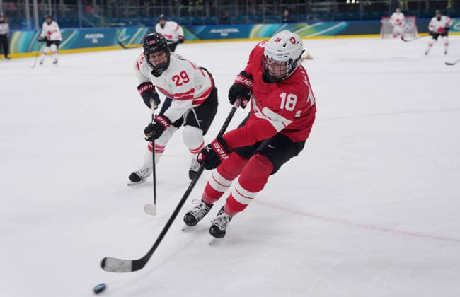 260207 -- MILAN, Feb. 7, 2026 -- Stefanie Wetli R of Switzerland vies with Marie-Philip Poulin of Canada during the Ice hockey, Eishockey women s preliminary round group A match between Switzerland and Canada at the Milan-Cortina 2026 Olympic Winter games, Winterspiele,Spiele, Summer games in Milan, Italy, Feb. 7, 2026. MICO2026ITALY-MILAN-OLYMPIC WINTER GAMES-ICE HOCKEY-WOMEN-PRELIMINARY ROUND-SUI VS CAN TaoxXiyi  (MICO2026)ITALY-MILAN-OLYMPIC WINTER GAMES-ICE HOCKEY-WOMEN-PRELIMINARY ROUND-SUI VS CAN IMAGO TaoxXiyi  imago images 0847045612