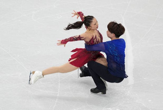 (260208) -- MILAN, Feb. 8, 2026 -- Yoshida Utana (L) Morita Masaya of Japan perform during the free dance of ice dance skating for Figure skating, Eiskunstlauf team event at the Milan-Cortina 2026 Olympic Winter games, Winterspiele,Spiele, Summer games in Milan, Italy, Feb. 7, 2026. ) (MICO2026)ITALY-MILAN-OLYMPIC WINTER GAMES-FIGURE SKATING TEAM EVENT-ICE DANCE-FREE DANCE XuexYuge 