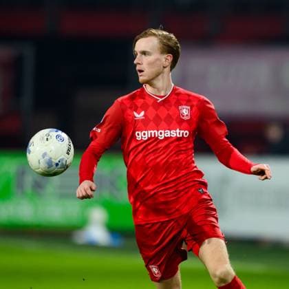 ENSCHEDE , 07 02-2026 , Stadium Grolsch Veste , season 2025 2026 , Dutch Eredivisie football , match between FC Twente and SC Heerenveen , picture shows FC Twente player Mats Rots Twente - Heerenveen  x201394293x Copyright: