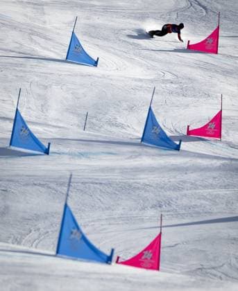 LIVIGNO - Michelle Dekker during the parallel giant slalom qualifying event in snowboarding at the Winter Olympics in Milan and Cortina. IRIS VAN DEN BROEK ANP xVIxANPxSportx xxANPxIVx 550012906 originalFilename: 550012906.jpg