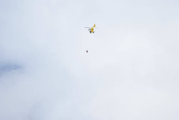 The helicopter carrying Lindsey Vonn (USA) after her injury during the Olympic Winter games, Winterspiele,Spiele, Summer games Milano-Cortina 2026, Alpine Skiing Women s Downhill on February 08, 2026 at Tofane Alpine Skiing Centre in Cortina d Ampezzo, Italy  Copyright: xLucianoxMariaxBisi IPAxSportx xipa-agency.netx xx IPA_71122589 IPA_Agency_IPA71122589