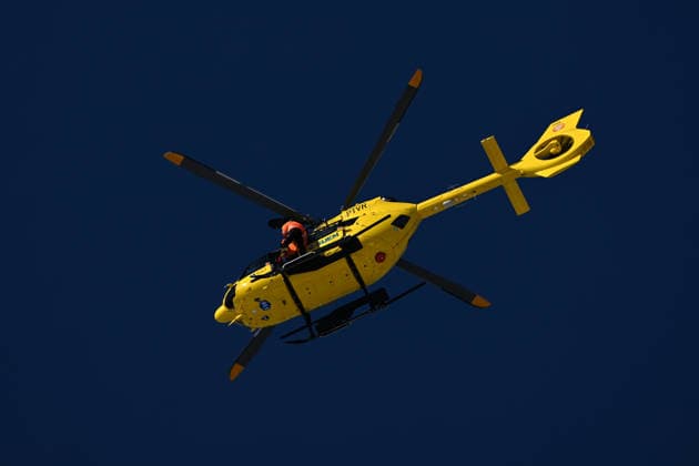 Cortina d Ampezzo, Italy, February 08th 2026. The first aid helicopter arrives and takes away the injured Lindsey Vonn of United States of America during the Alpine Skiing Womens Downhill race of the Olympic Winter games, Winterspiele,Spiele, Summer games 2026 in Cortina d Ampezzo, Italy. (Photo by Igor Kupljenik Sports Press Photo)  Copyright: xIgorxKupljenikx xSPPx Sportspressphoto_SPR89970