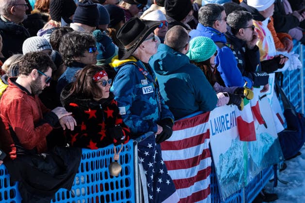 USA Supportes worried for Lindsey Vonn (USA) after her injury during the Olympic Winter games, Winterspiele,Spiele, Summer games Milano-Cortina 2026, Alpine Skiing Women s Downhill on February 08, 2026 at Tofane Alpine Skiing Centre in Cortina d Ampezzo, Italy  Copyright: xLucianoxMariaxBisi IPAxSportx xipa-agency.netx xx IPA_71122670 IPA_Agency_IPA71122670