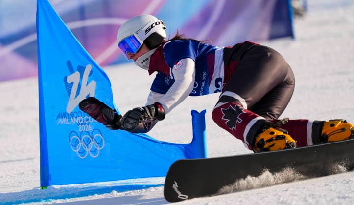 February 8, 2026, Livigno, Italy: Kaylie Buck, from Oakville, Ont., races in the women s snowboarding parallel giant slalom qualification at the Milano Cortina 2026 Winter Olympic Games, Olympische Spiele, Olympia, OS in Livigno, Italy on Sunday, Feb. 8, 2026. Canada News - February 8, 2026  - ZUMAc35_ 20260208_zaf_c35_020 Copyright: xSeanxKilpatrickx