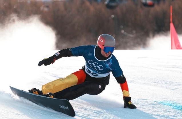 (260208) -- LIVIGNO, Feb. 8, 2026 -- Yannik Angenend of Germany competes during the Snowboard Men s Parallel Giant Slalom Qualification at the Milan-Cortina 2026 Olympic Winter games, Winterspiele,Spiele, Summer games in Livigno, Italy, Feb. 8, 2026. ) (MICO2026)ITALY-LIVIGNO-OLYMPIC WINTER GAMES-SNOWBOARD-MEN S PARALLEL GIANT SLALOM-QUALIFICATION HuxChao 
