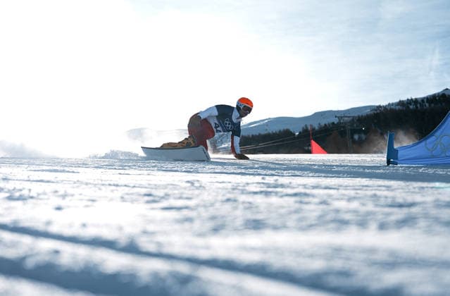 (260208) -- LIVIGNO, Feb. 8, 2026 -- Michal Nowaczyk of Poland competes during the Snowboard Men s Parallel Giant Slalom Qualification at the Milan-Cortina 2026 Olympic Winter games, Winterspiele,Spiele, Summer games in Livigno, Italy, Feb. 8, 2026. ) (MICO2026)ITALY-LIVIGNO-OLYMPIC WINTER GAMES-SNOWBOARD-MEN S PARALLEL GIANT SLALOM-QUALIFICATION HuxChao 