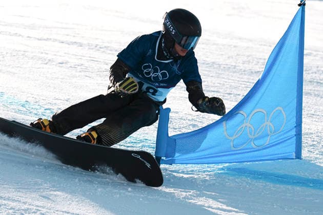 (260208) -- LIVIGNO, Feb. 8, 2026 -- Ban Xuefu of China competes during the Snowboard Men s Parallel Giant Slalom Qualification at the Milan-Cortina 2026 Olympic Winter games, Winterspiele,Spiele, Summer games in Livigno, Italy, Feb. 8, 2026. ) (MICO2026)ITALY-LIVIGNO-OLYMPIC WINTER GAMES-SNOWBOARD-MEN S PARALLEL GIANT SLALOM-QUALIFICATION HuxChao 