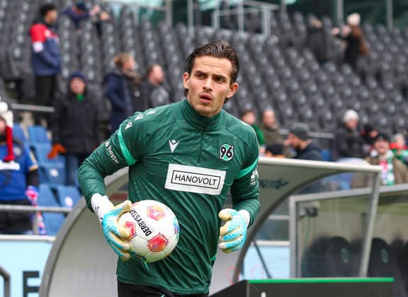 Deutschland: Fussball 2.Bundesliga 2025 26, 21. Spieltag - Hannover 96 vs Holstein Kiel - Heinz von Heiden Arena Stadion (Hannover): Nahuel Noll (Hannover 96, 1) Hannover