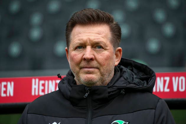 Deutschland: Fussball 2.Bundesliga 2025 26, 21. Spieltag - Hannover 96 vs Holstein Kiel - Heinz von Heiden Arena Stadion (Hannover): Christian Titz (Trainer, Hannover 96) Hannover