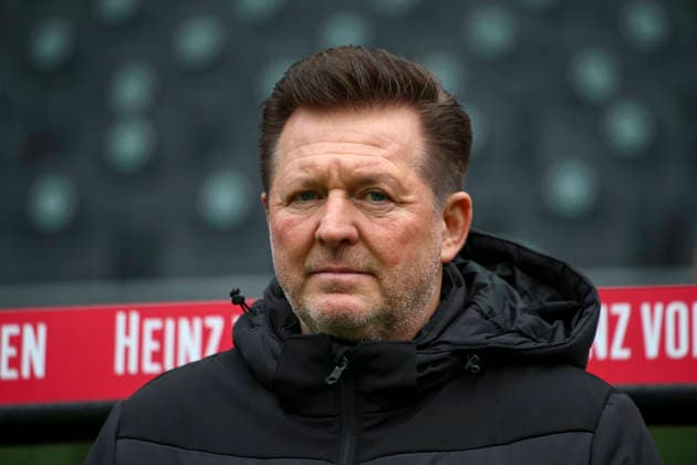 Deutschland: Fussball 2.Bundesliga 2025 26, 21. Spieltag - Hannover 96 vs Holstein Kiel - Heinz von Heiden Arena Stadion (Hannover): Christian Titz (Trainer, Hannover 96) Hannover