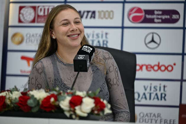 Qatar TotalEnergies Open 2026 - Day One DOHA, QATAR FEBRUARY 8: Amanda Anisimova of the United States speaks during a press conference, PK, Pressekonferenz on Media Day at the Qatar TotalEnergies Open, part of the Hologic WTA, Tennis Damen Tour, at the Khalifa International Tennis and Squash Complex, in Doha, Qatar, February 8, 2026. Doha Qatar Copyright: xArturxWidakx originalFilename:widak-qatartot260208_npBK9.jpg